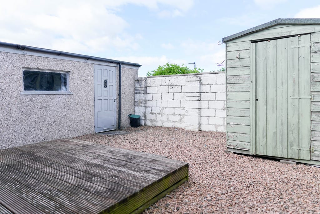 12, Dundee