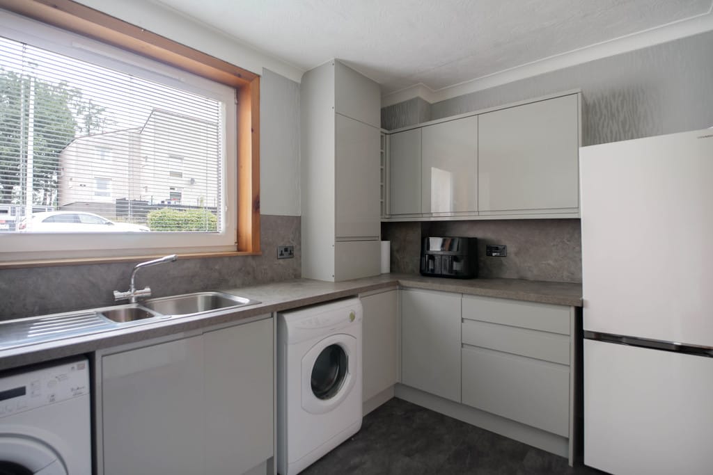 157, Dundee